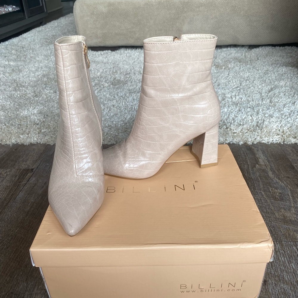 Billini Elke croc bootie size 7